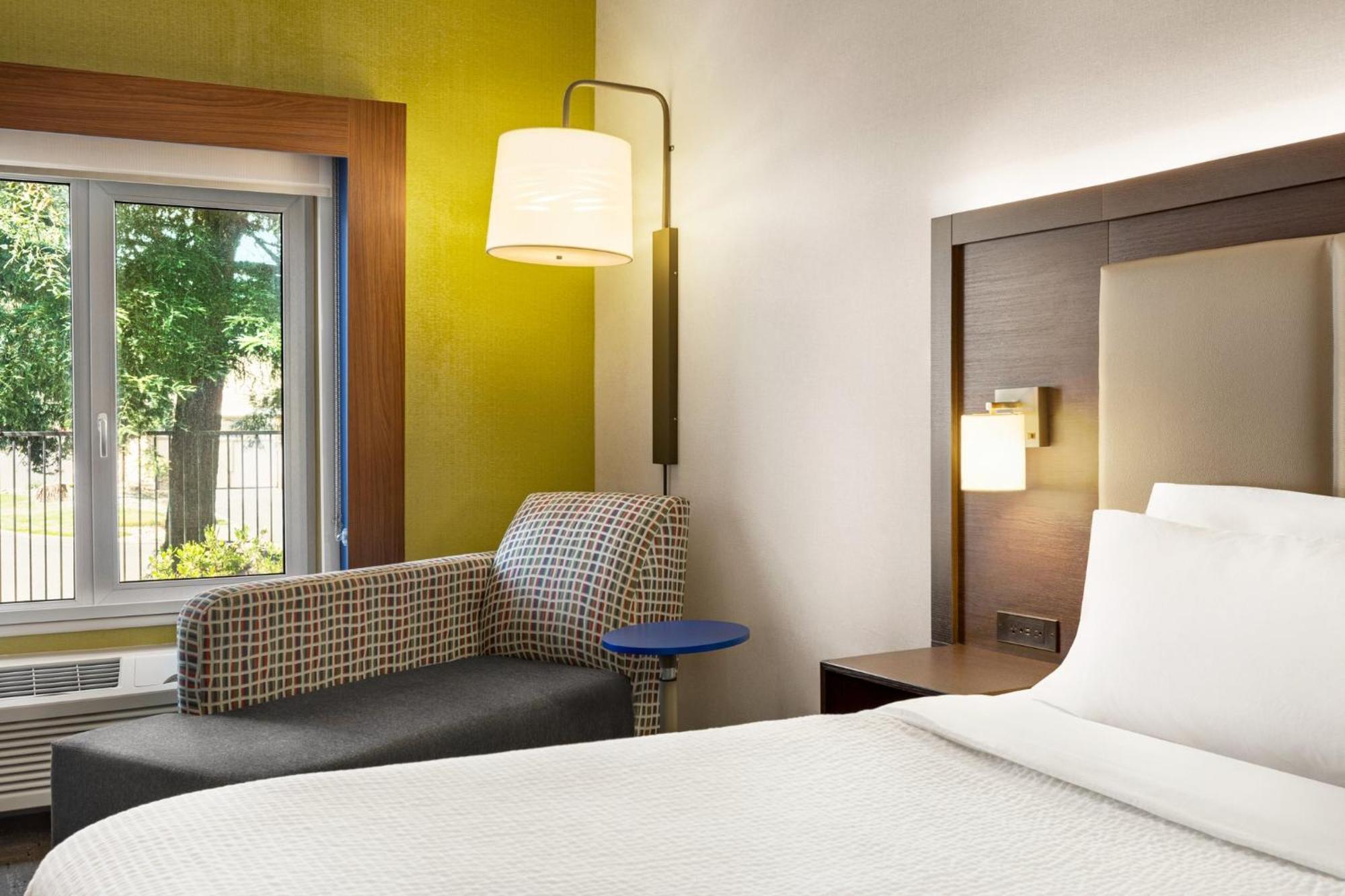 Holiday Inn Express & Suites - Redding By Ihg Luaran gambar